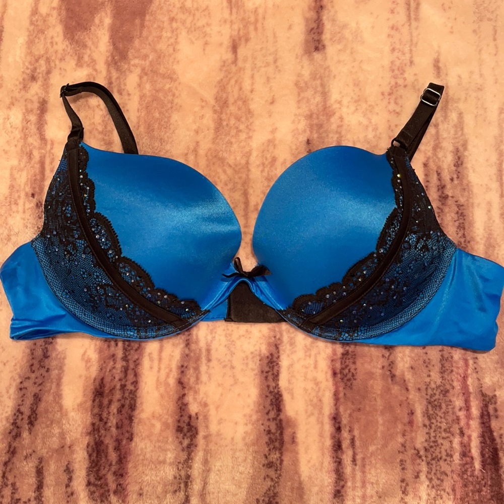 38B Victoria’s Secret Very Sexy Push-Up bra